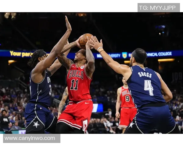 洛杉矶快船对阵强敌展开激烈角逐 球队全力争胜冲击季后赛