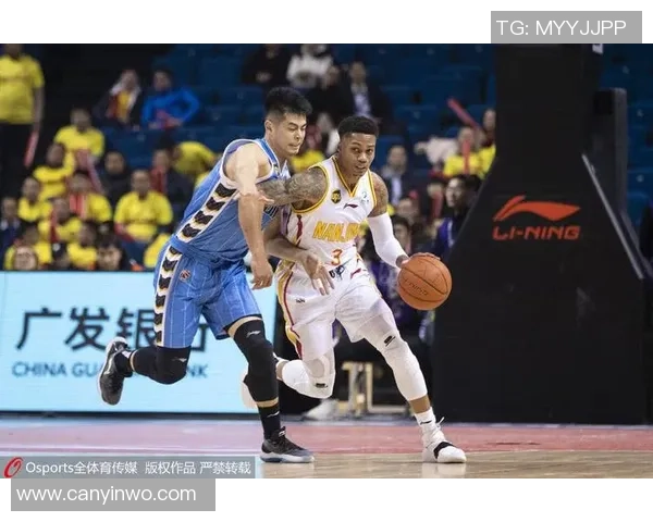 北京控股迎战南京同曦激烈对决精彩赛事全程回顾
